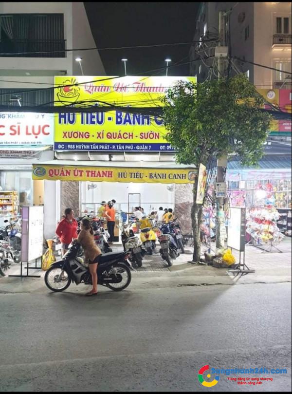 Sang nhanh quán hủ tiếu, bánh canh, phở khu dân cư đông đúc mặt tiền đường Huỳnh Tấn Phát, phường tân Phú, quận 7.