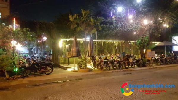 Sang quán cafe sân vườn nhiều cây xanh, rộng rãi và thoáng mát mặt tiền đường Trịnh Thị Miếng, phường Thới Tam Thôn, huyện Hóc Môn, Thành phố Hồ Chí Minh.