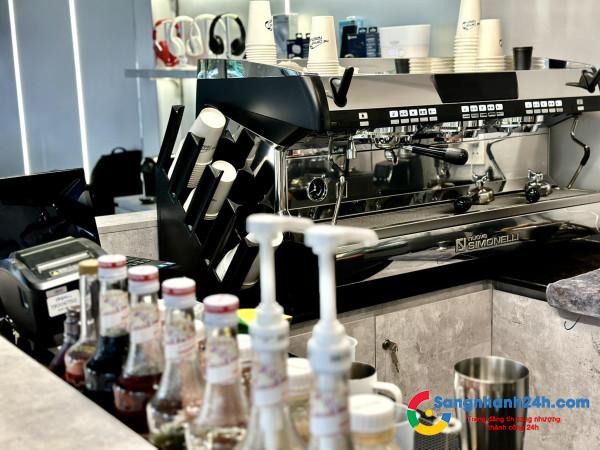 Sang quán cafe