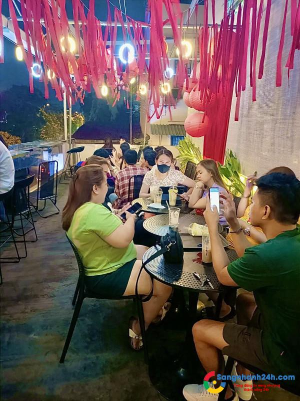 Sang quán cafe