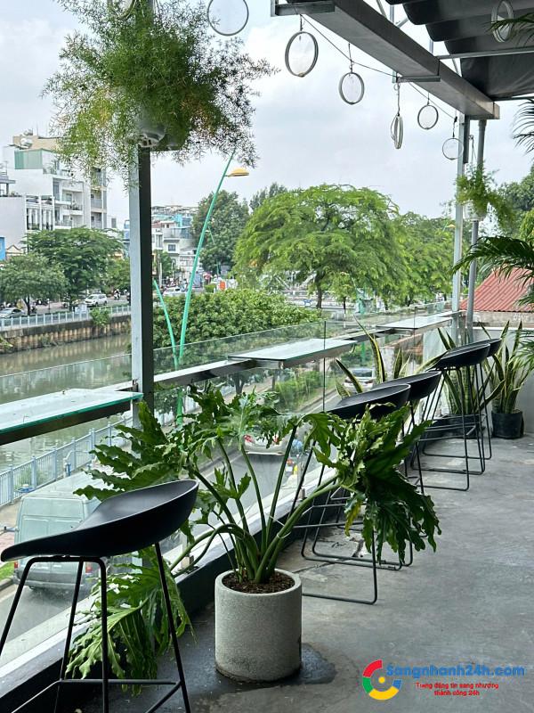 Sang quán cafe