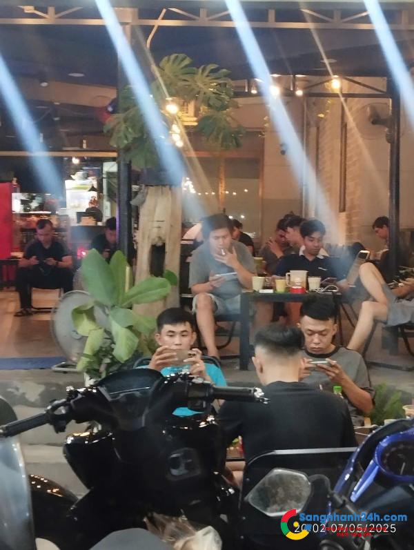 Sang quán cafe