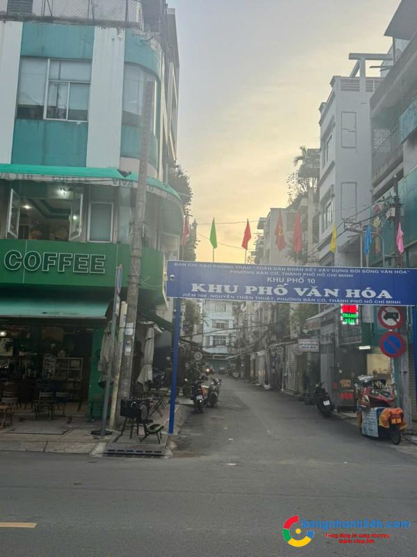 Sang quán cafe