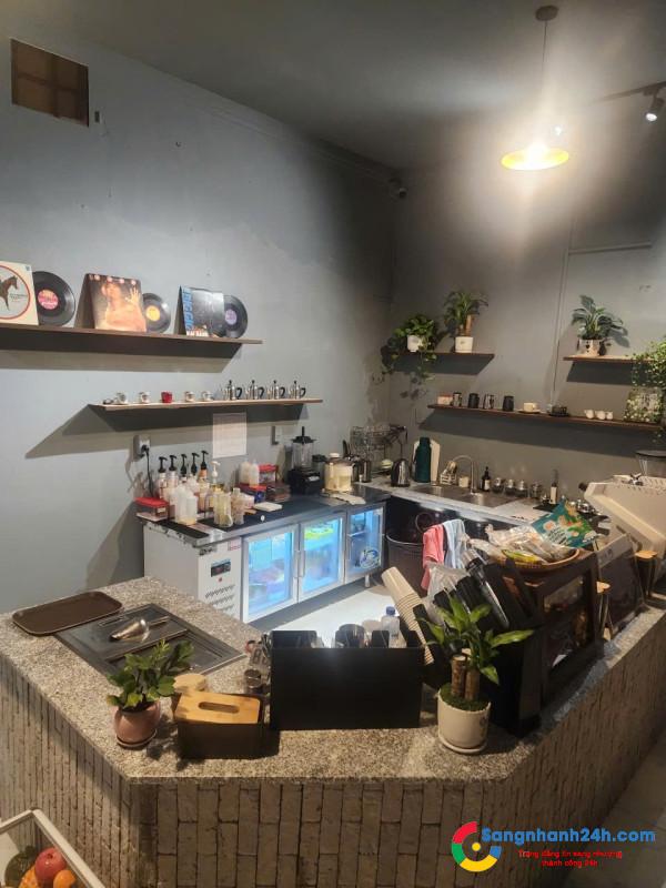 Sang quán cafe