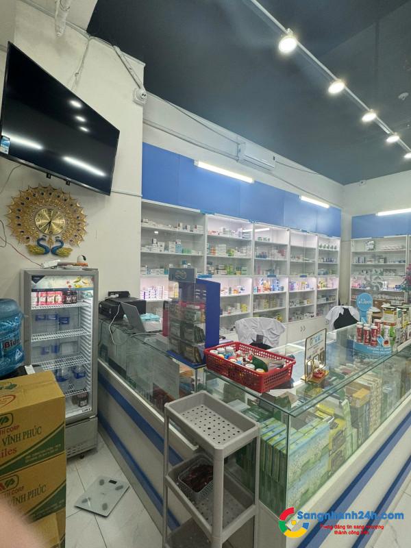 Sang nhà thuốc tây