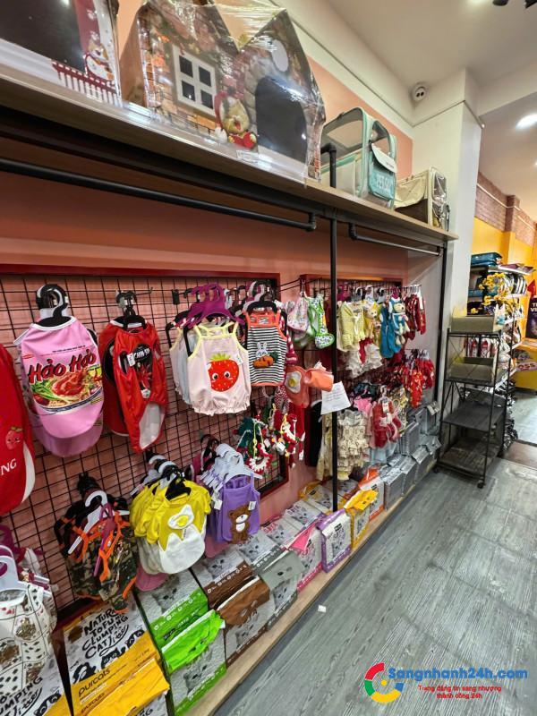 Sang cửa hàng thú nuôi