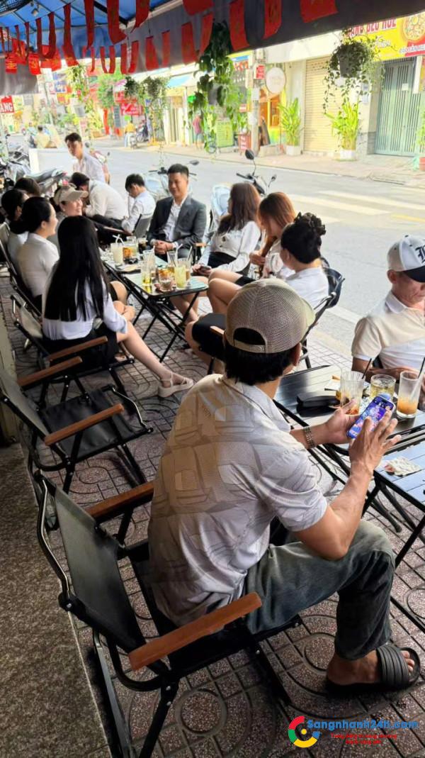 Sang quán cafe