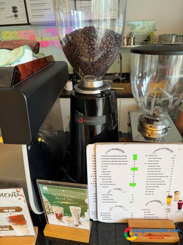 Sang quán cafe