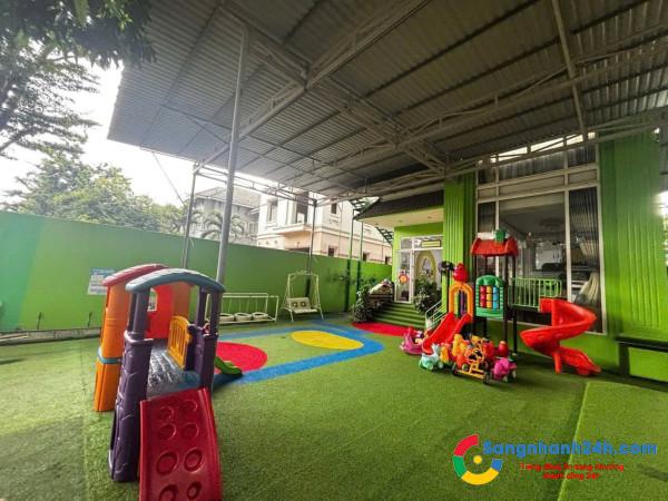 Sang trường mầm non