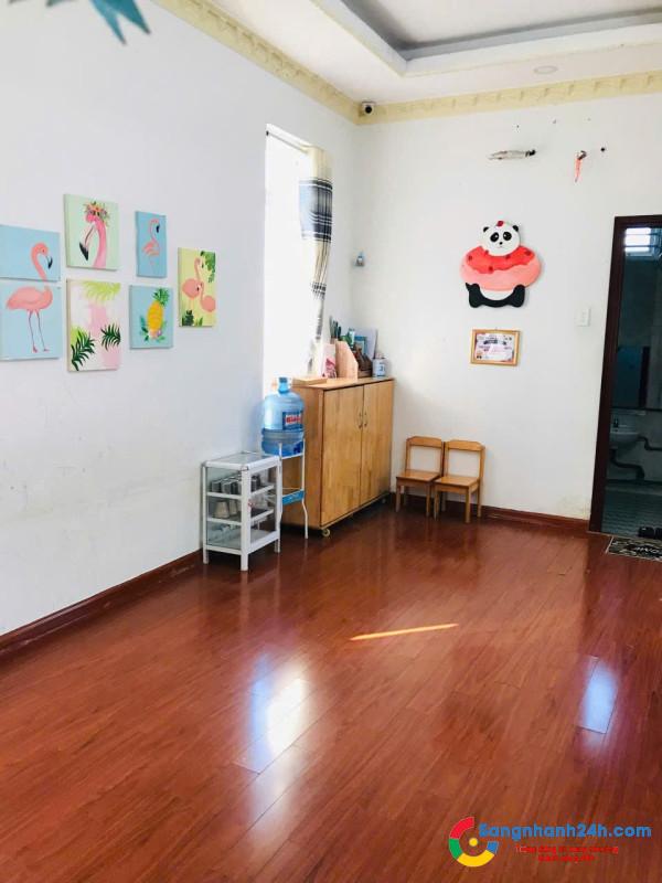 Sang trường mầm non