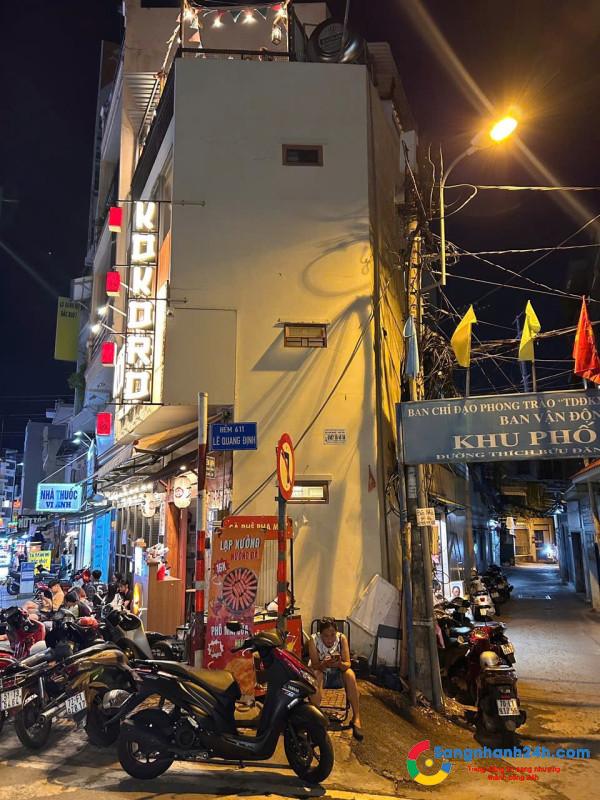 Sang quán cafe