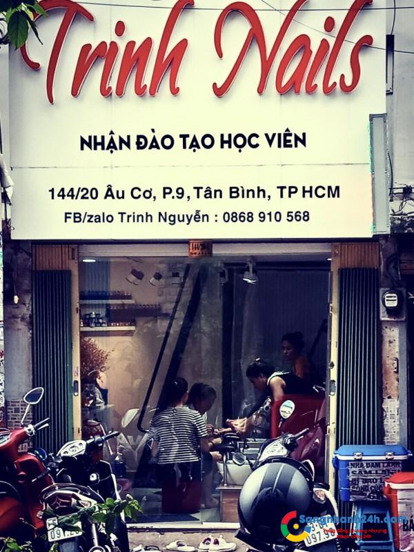 Cần sang tiệm nail ngay chợ Tân Phước.